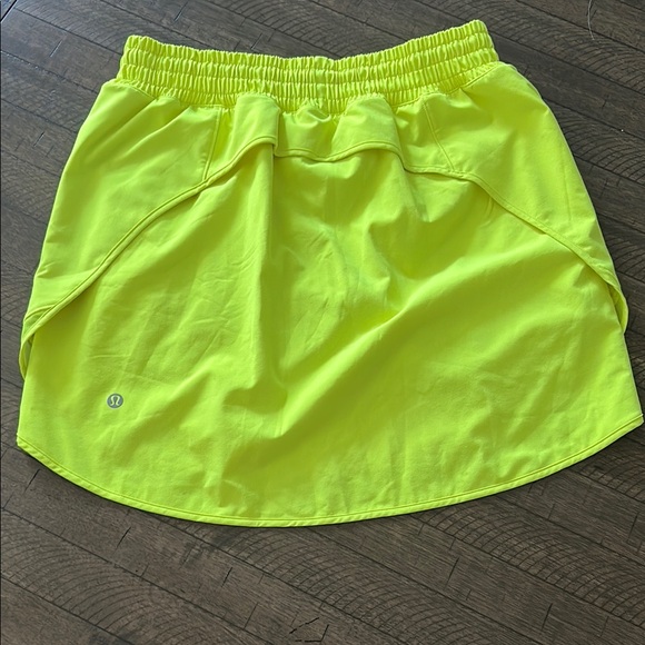 Lululemon HOTTY HOT Neon Yellow Athletic Skort - Picture 7 of 14